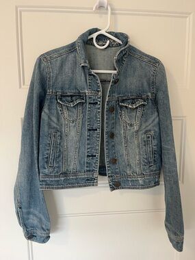 American Eagle Classic Light Blue Denim Jacket - Women